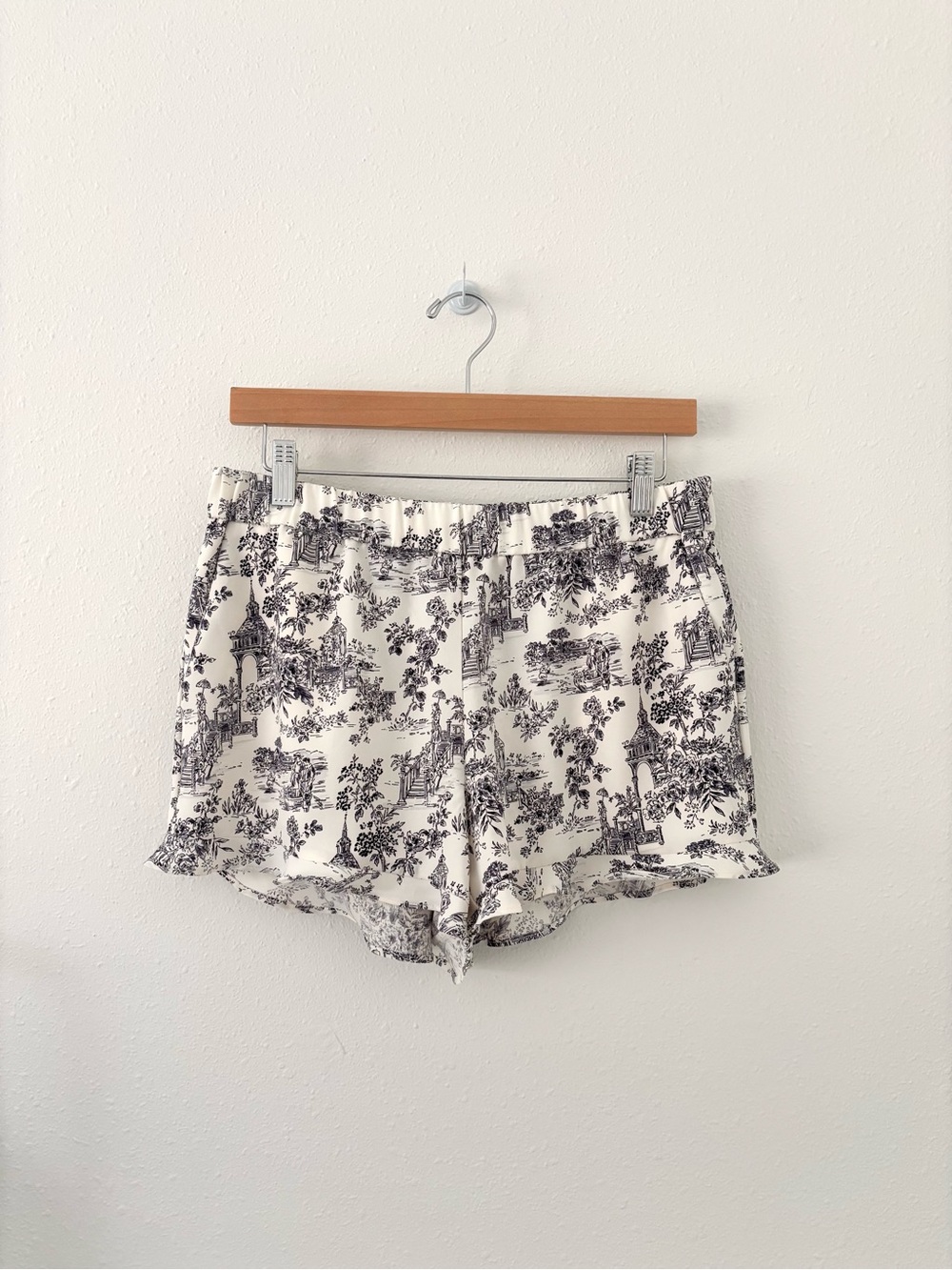 Printed White Toile Ruffle Hem Women’s Shorts